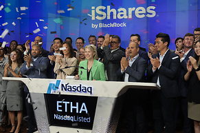 Investor Woche: Blackrock&#039;s Ethereum ETF mit Rekordzufl&uuml;ssen, Handelsdeal zwischen USA und Japan, Alphabet, Volkswagen, Tesla, Puma, Intel