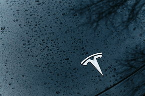 Umsatzrekord mit Schattenseiten: Tesla steigert Quartalsumsatz auf Rekordniveau trotz sinkender Gewinne