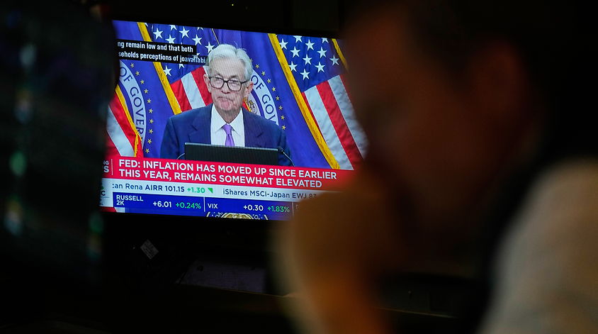 Investor Woche: Fed l&auml;sst Zukunft offen, IPO-Ger&uuml;chte bei OpenAI, Amazon AWS stark, Meta entt&auml;uscht, VW mit Verlust, Fairchild Gold kauft Goldprojekt in Nevada