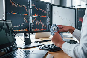 Schutz statt Vollgas: Zwei ETF-Strategien werben mit Puffer gegen B&ouml;rsenr&uuml;ckschl&auml;ge