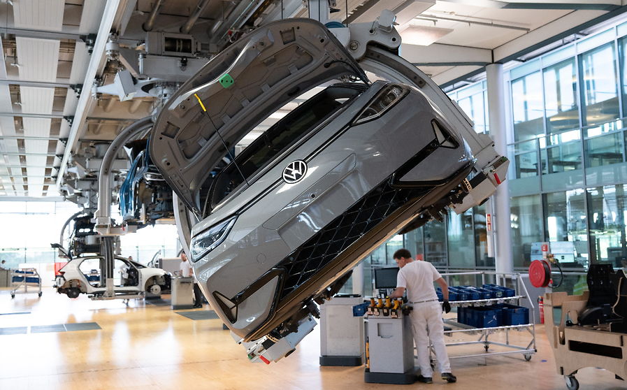 VW-Aktie im Sinkflug: Volkswagen verliert an der Börse weiter an Boden und verschärft den Sanierungsdruck
