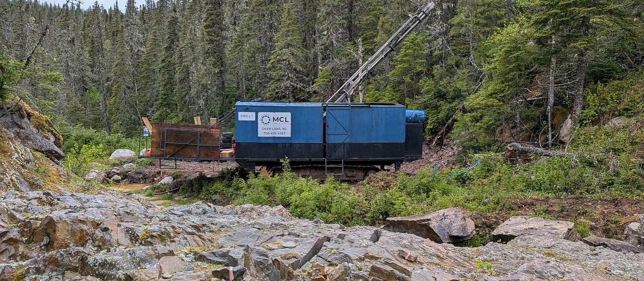 Bild zum Artikel: Dynamik an Kanadas Ostküste: Bergbauprojekte von Equinox Gold, New Found Gold, FireFly Metals & Gold Hunter Resources im Fokus