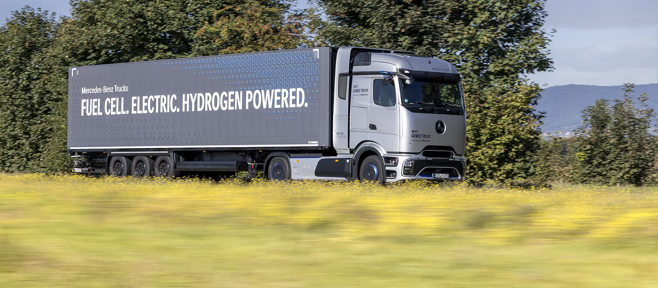 Bild zum Artikel: Doppelter Antrieb: Daimler Truck hält Wasserstoff im Rennen