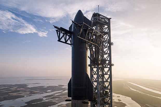 Neuer Markt im Orbit: Erster Starfall-Kunde gibt SpaceX strategischen Rückenwind