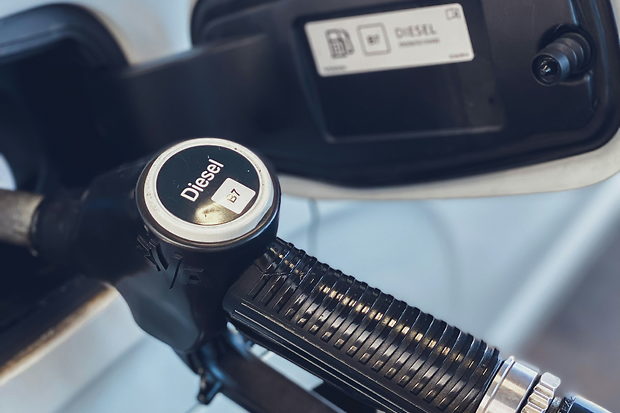 US-Exportstopp?: Rekordpreise bringen freien Dieselhandel ins Wanken – Monumental Energy setzt auf unabhängige Ölförderung