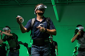 Fast 15 Mrd. USD: Virtuix greift nach Milliardenmarkt f&uuml;r milit&auml;rische Simulation